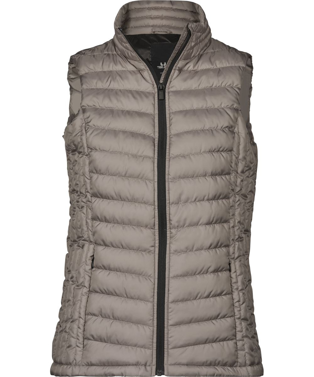 TEE JAYS női softshell mellény céges logóval, gépi hímzéssel