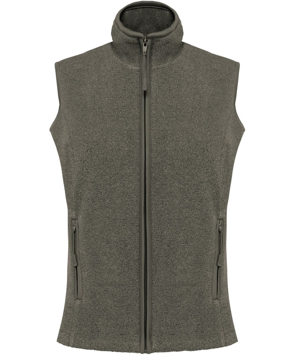 Kariban női softshell mellény céges logóval, gépi hímzéssel